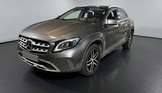 Mercedes Benz • Clase GLA