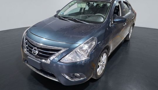 Nissan • Versa