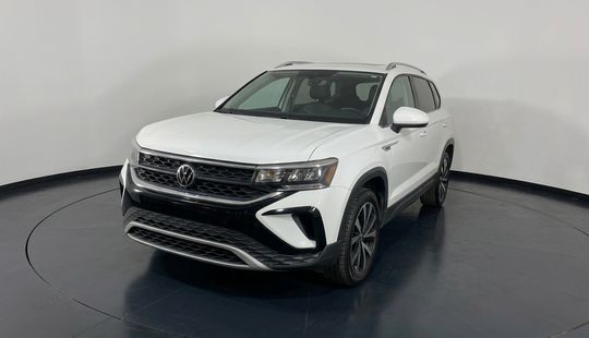 Volkswagen • Taos
