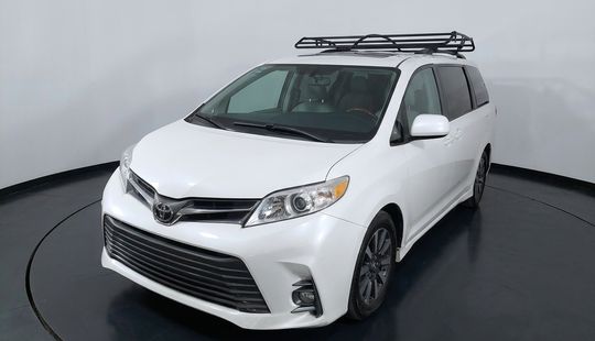 Toyota • Sienna