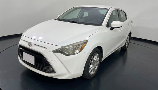 Toyota • Yaris