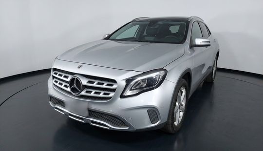 Mercedes Benz • Clase GLA