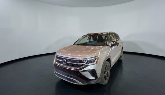 Volkswagen • Taos