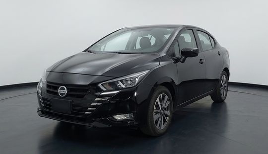 Nissan • Versa