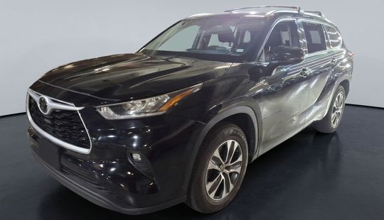 Toyota • Highlander