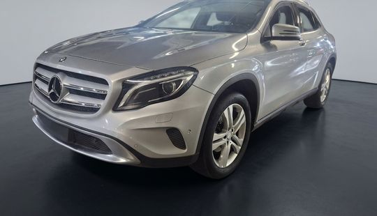 Mercedes Benz • Clase GLA