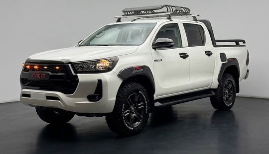 Toyota • Hilux