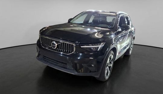 Volvo • XC40