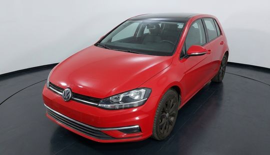 Volkswagen • Golf