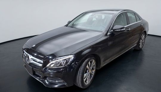 Mercedes Benz • Clase C