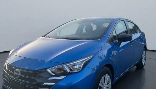 Nissan • Versa