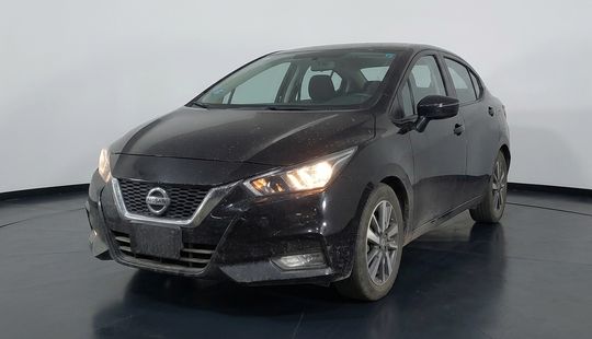 Nissan • Versa