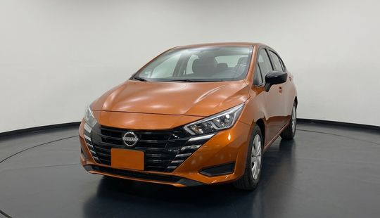 Nissan • Versa
