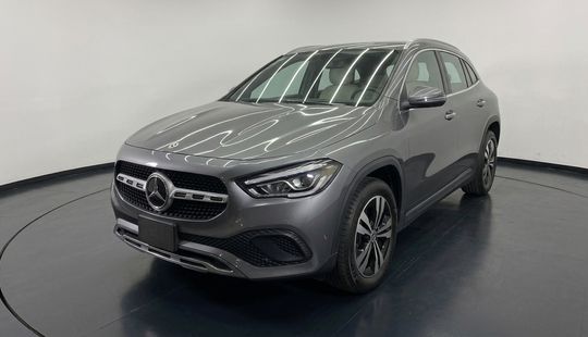 Mercedes Benz • Clase GLA