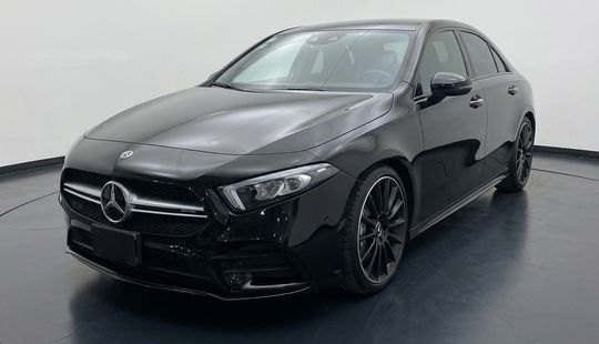 Mercedes Benz • Clase A