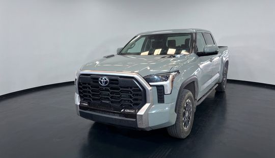 Toyota • Tundra