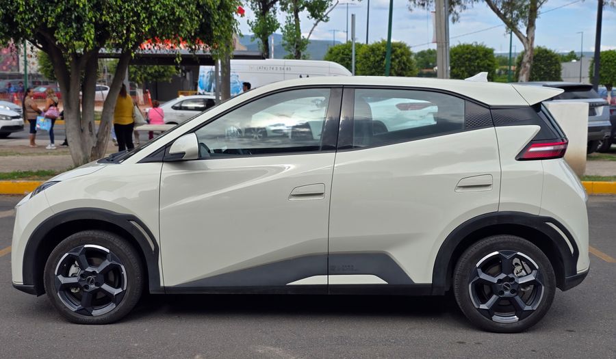 Byd Dolphin Mini BEV 38KWH PLUS AUTO Hatchback 2024
