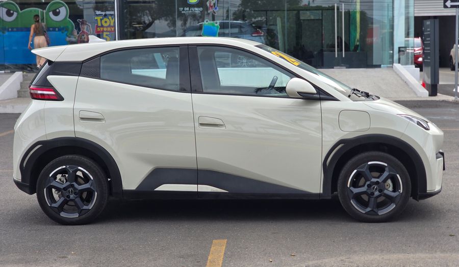 Byd Dolphin Mini BEV 38KWH PLUS AUTO Hatchback 2024