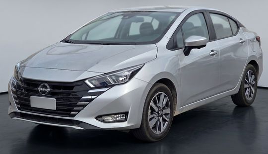 Nissan • Versa