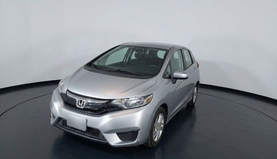 2015 • 38,867 km • Automático