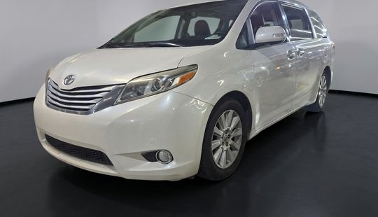 Toyota • Sienna