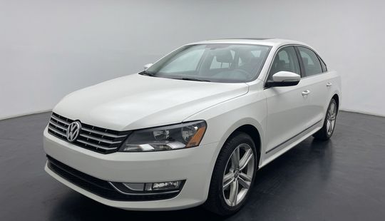 Volkswagen • Passat