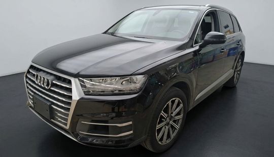 Audi • Q7
