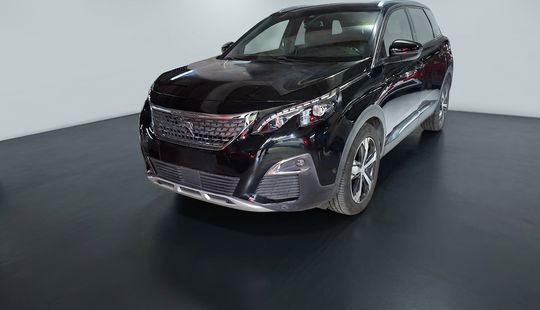 Peugeot • 5008