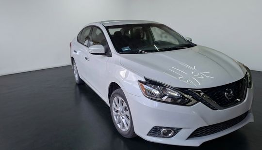 Nissan • Sentra