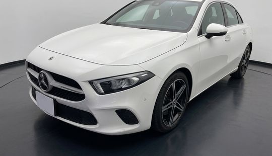 Mercedes Benz • Clase A