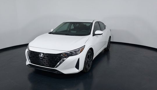 Nissan • Sentra