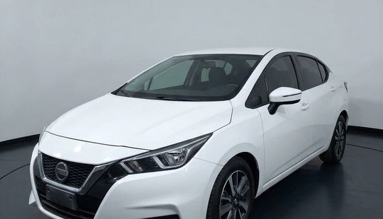 Nissan • Versa