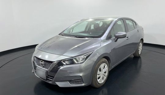 Nissan • Versa