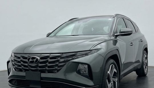 2023 • 54,000 km • Automático