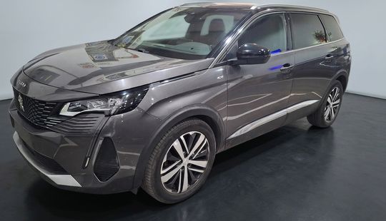 Peugeot • 5008