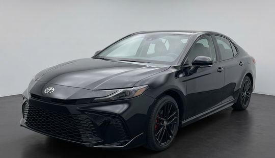 Toyota • Camry