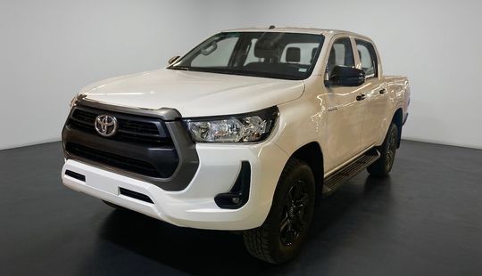 Toyota • Hilux