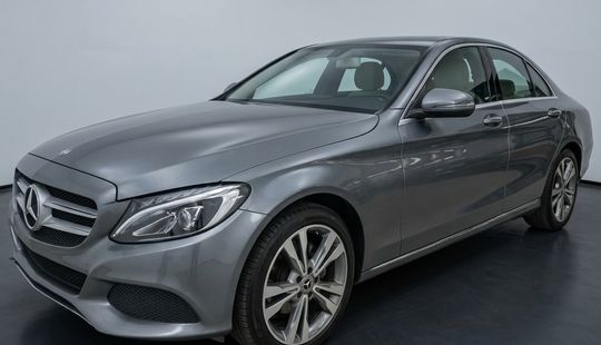 Mercedes Benz • Clase C