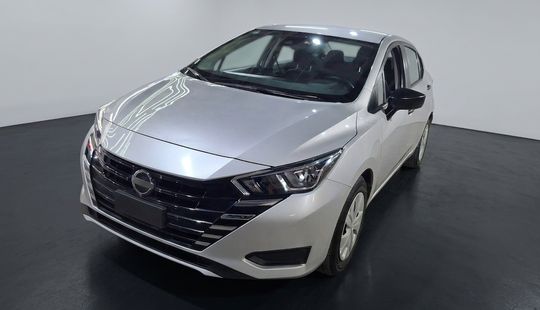 Nissan • Versa