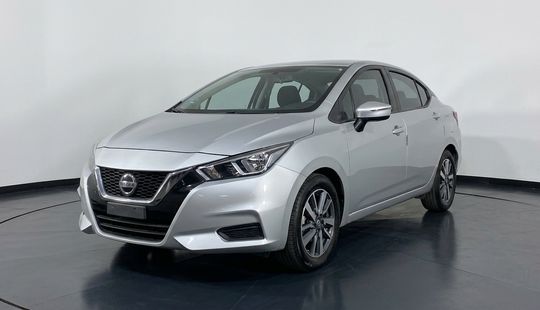 Nissan • Versa