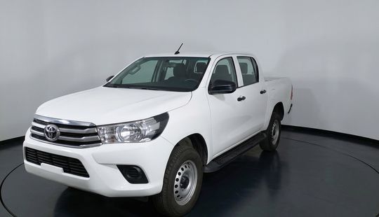 Toyota • Hilux