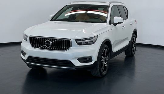 Volvo • XC40