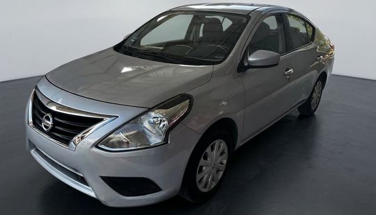 Nissan • Versa