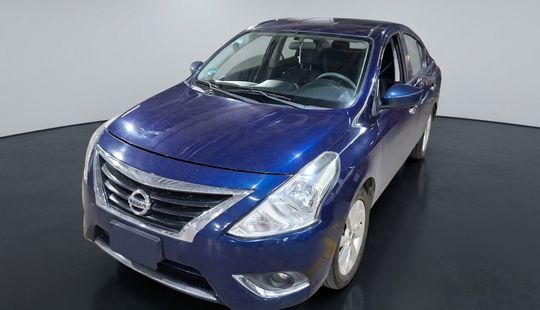Nissan • Versa