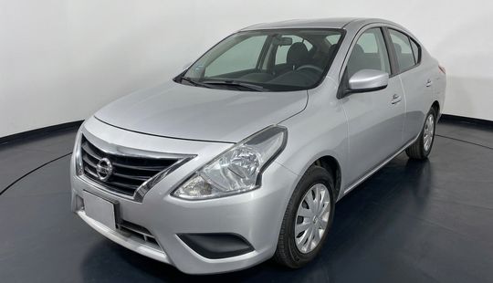 Nissan • Versa