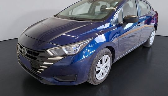 Nissan • Versa