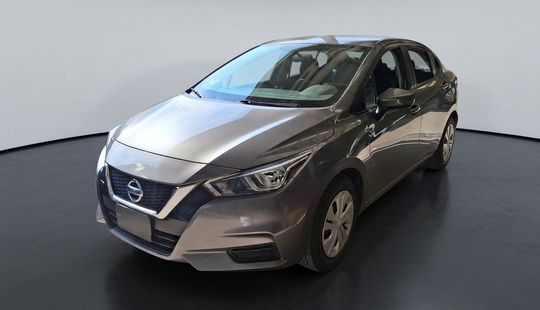 Nissan • Versa
