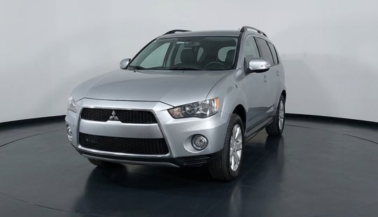 Mitsubishi • Outlander