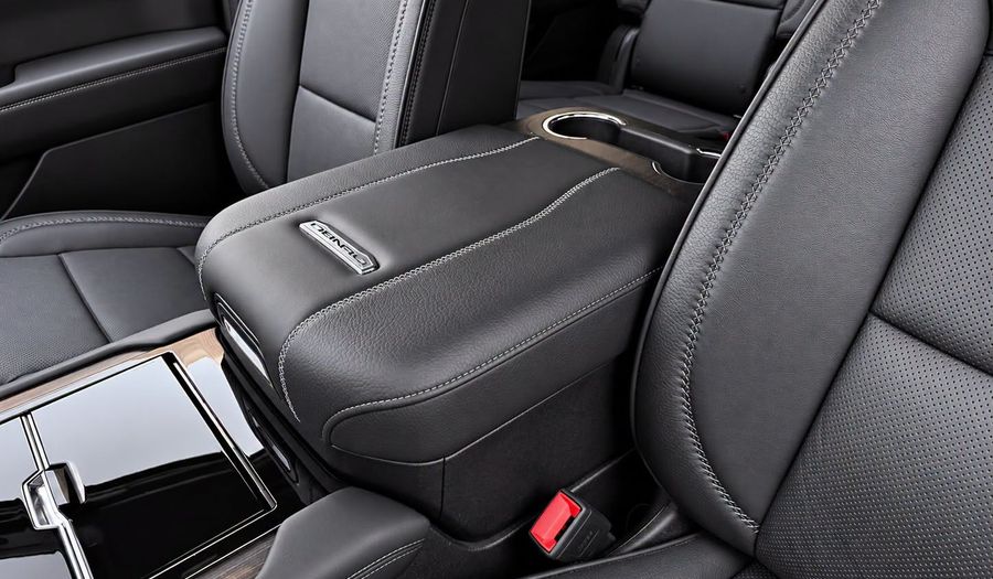 Gmc Yukon 6.2 DENALI A AUTO 4WD Suv 2025
