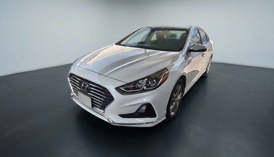 Hyundai • Sonata
